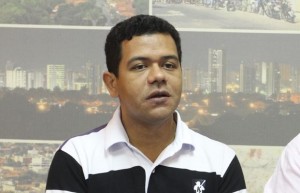 Prefeito Luciano Leitoa em foto de divulgação