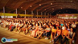 Show foi ovacionado por uma platéia que se envolveu com as piadas do comediante