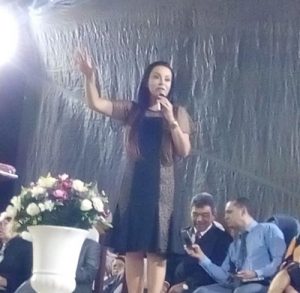 A cantora que tem uma grande trajetória na música gospel, cantou em Timon no último domingo
